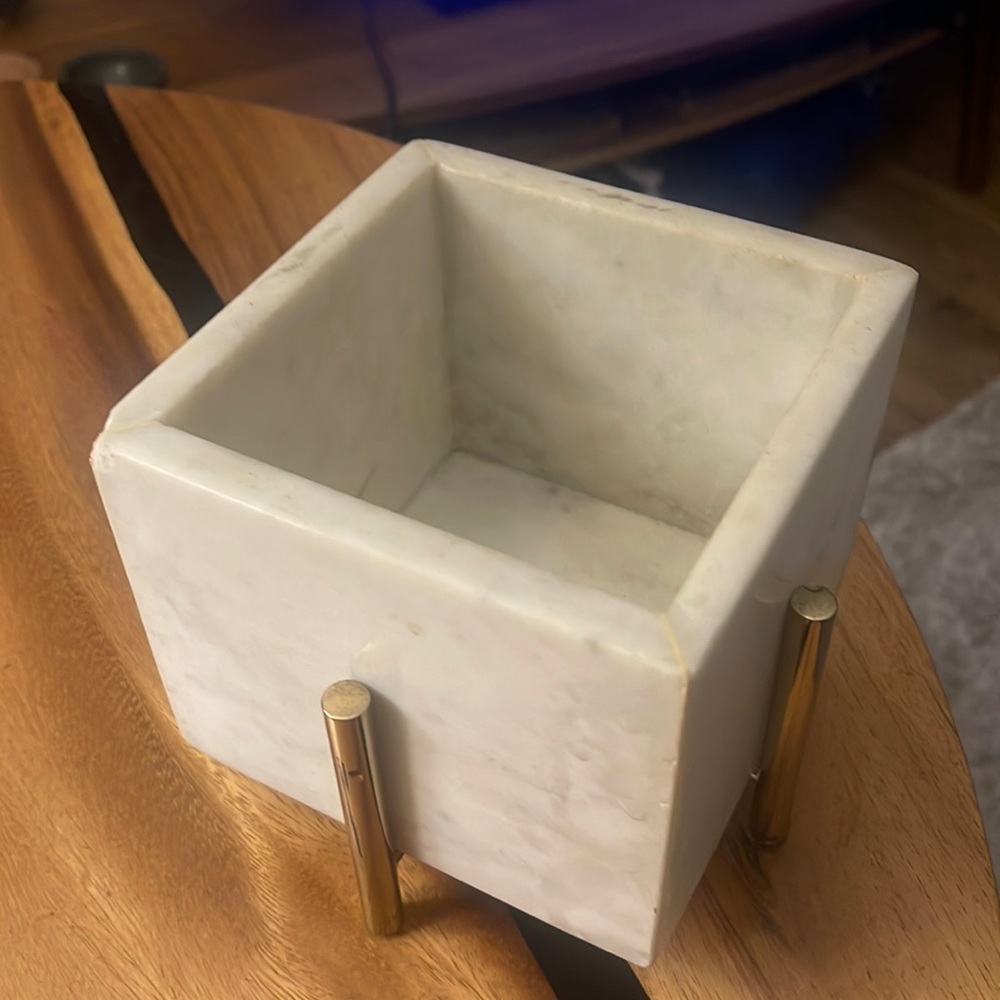 Marble planter